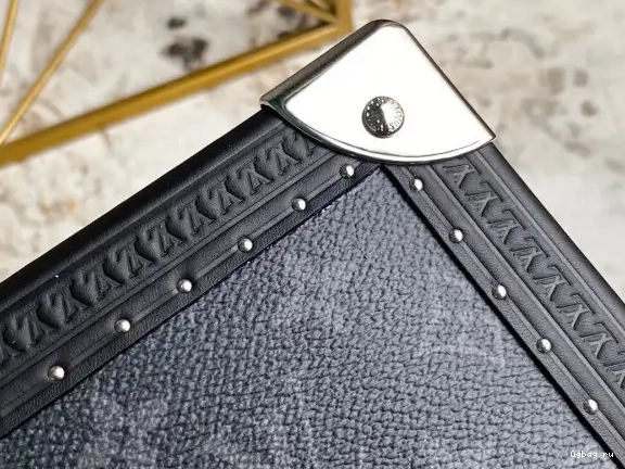 ACCESSOIRES VUITTON COFFRET LOUIS 0626